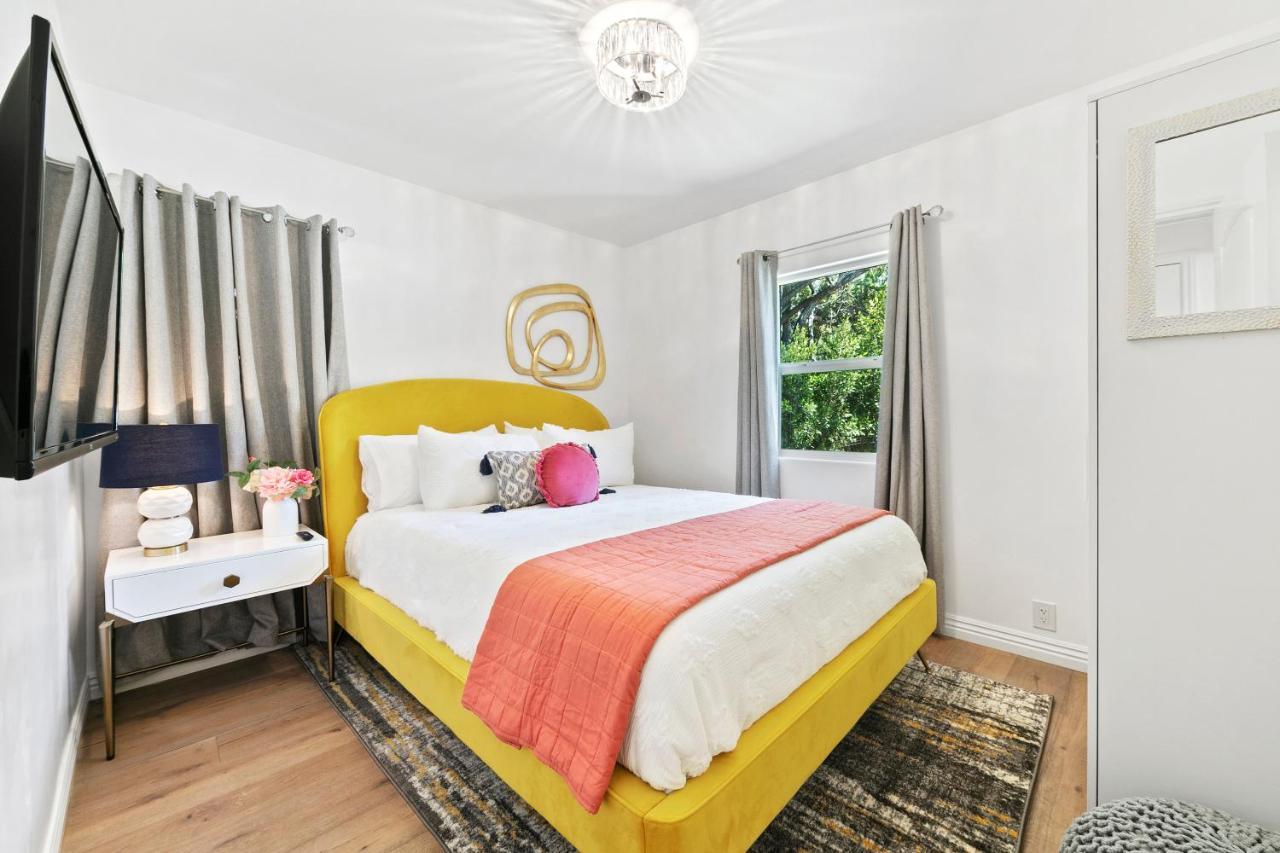Contemporary With Pool Sleeps 10 * Los Ángeles