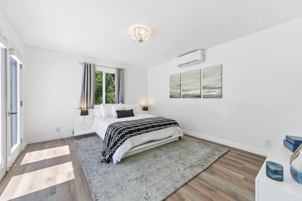 Contemporary With Pool Sleeps 10 Los Ángeles